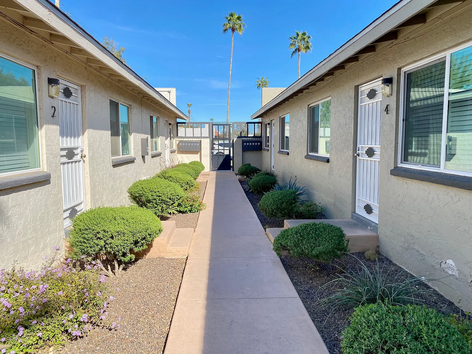 2 bed, 890 sqft, $1,595 — Photo 3