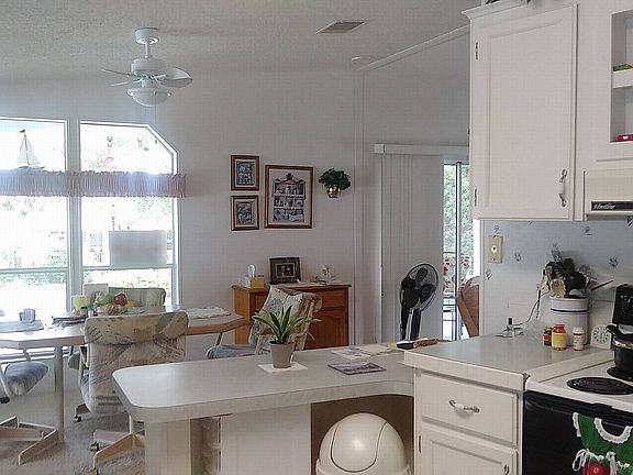 4th image of 318 Kingslake Dr