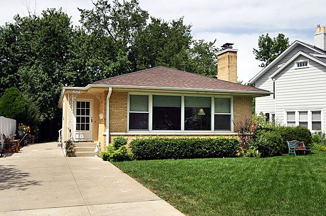 1st image of 1912 Elmwood Dr