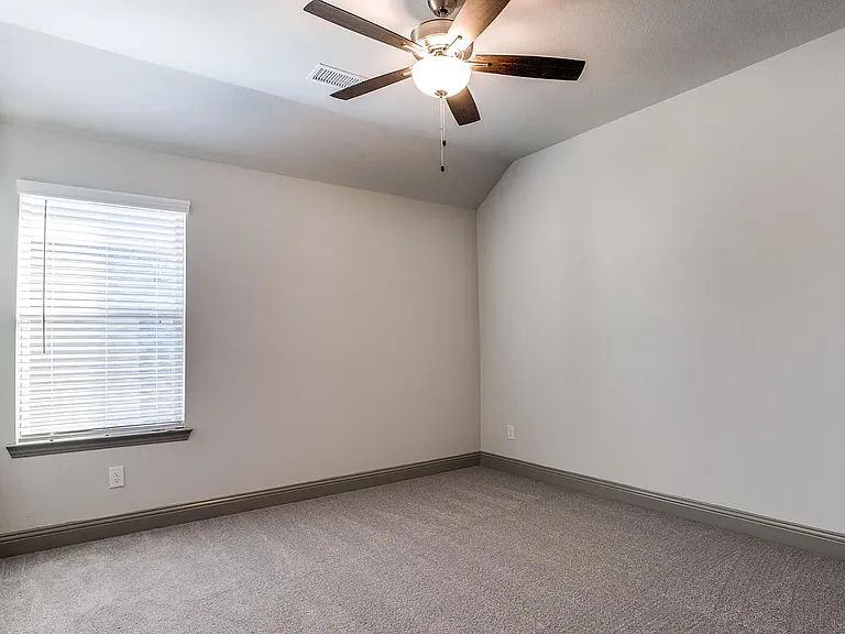 7617 Regal Ln — Photo 17