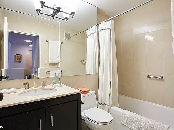 4th image of 300 E 59th St APT 504