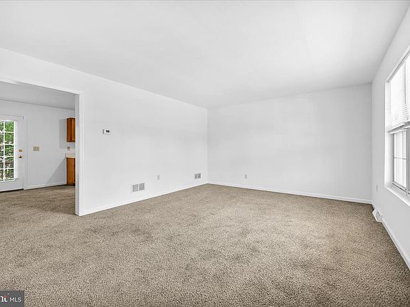 4th image of 807 S 3rd St