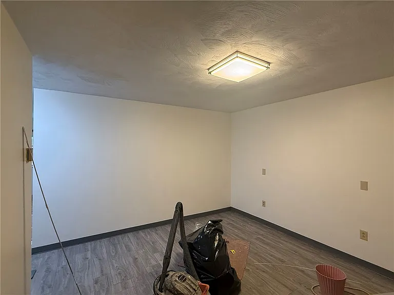 766 N Pike Rd — Photo 3
