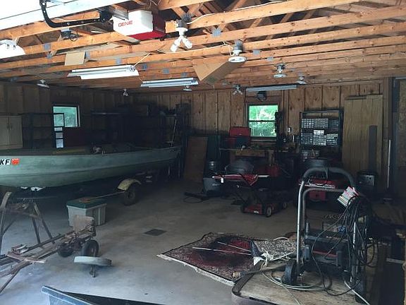 5th image of 1604 Lily Lake Ln N
