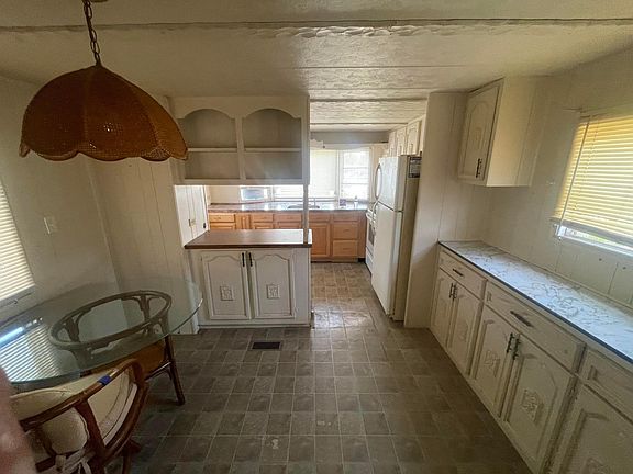 5th image of 7961 SE Skylark Avenue