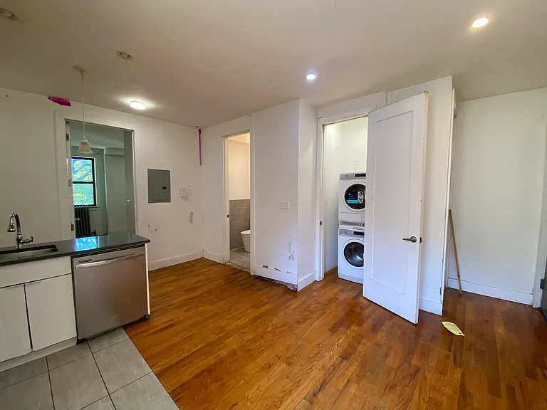 10 Westminster Rd #3D — Photo 3