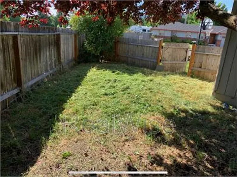 210 Sweetbrier Dr — Photo 23