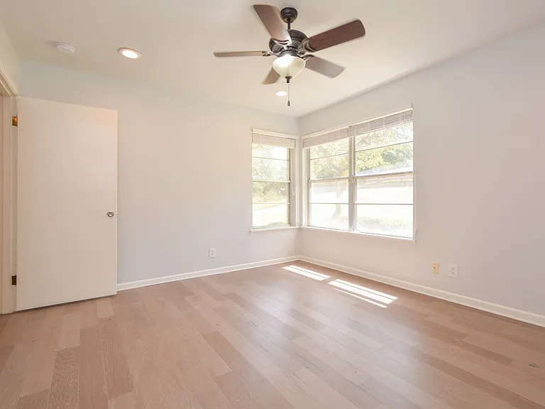 5003 Westview Dr — Photo 28