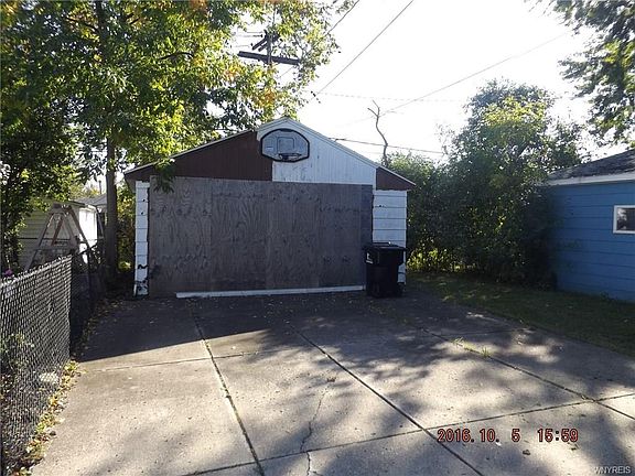 3rd image of 126 Eiseman Ave