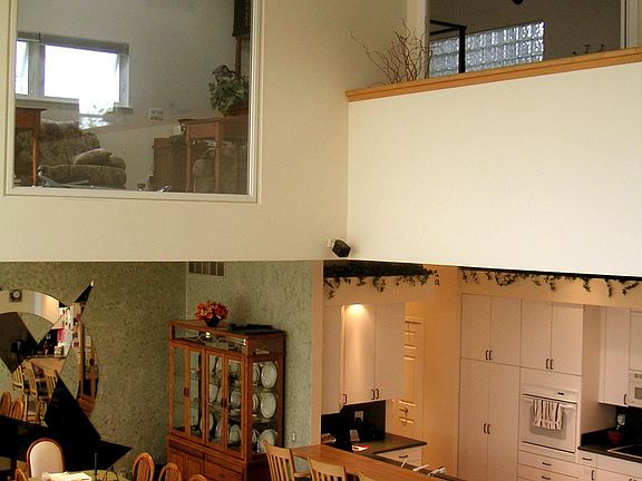 Kitchen w/ 33x19 master