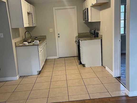 3rd image of 8941 8th Ave