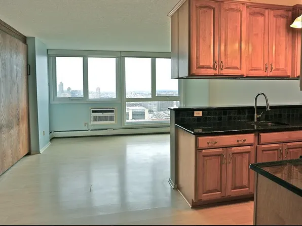 433 7th St S #2004, Minneapolis, MN 55415