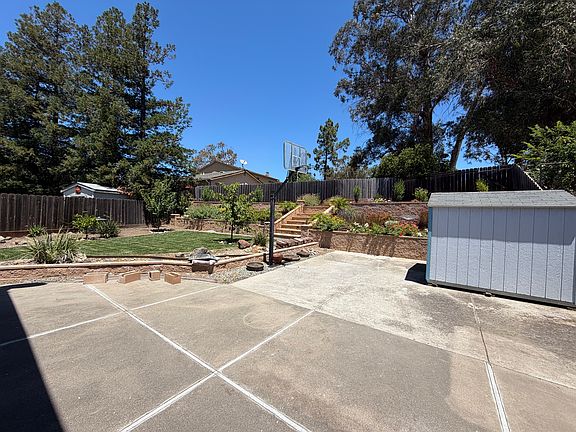 3rd image of 1619 Beechwood Dr