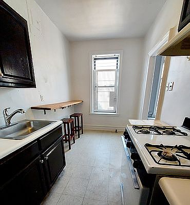 5th image of 80 Winthrop St APT X6