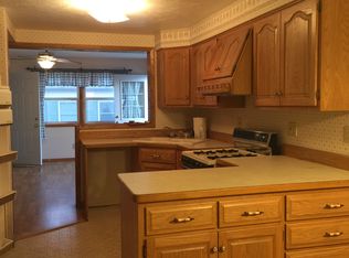 857 E Market St, Nappanee, IN 46550