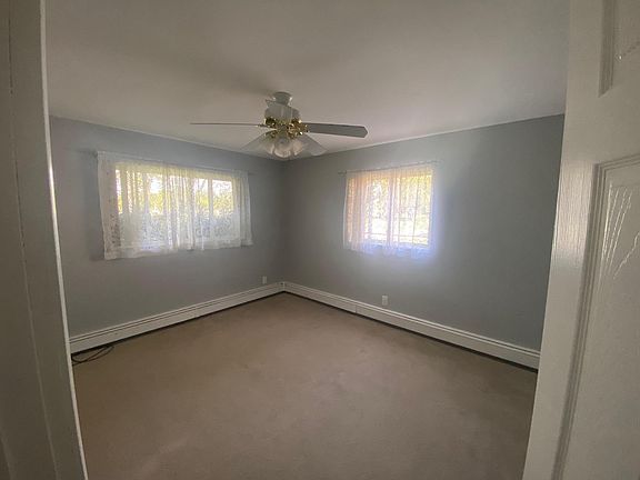 5th image of 18017 Fieldcrest Dr