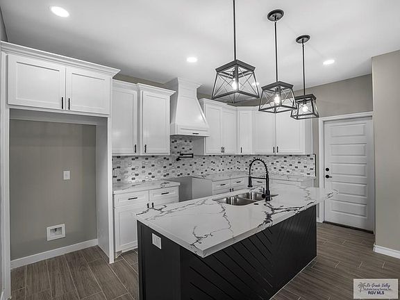 5th image of 710 Ava Dr
