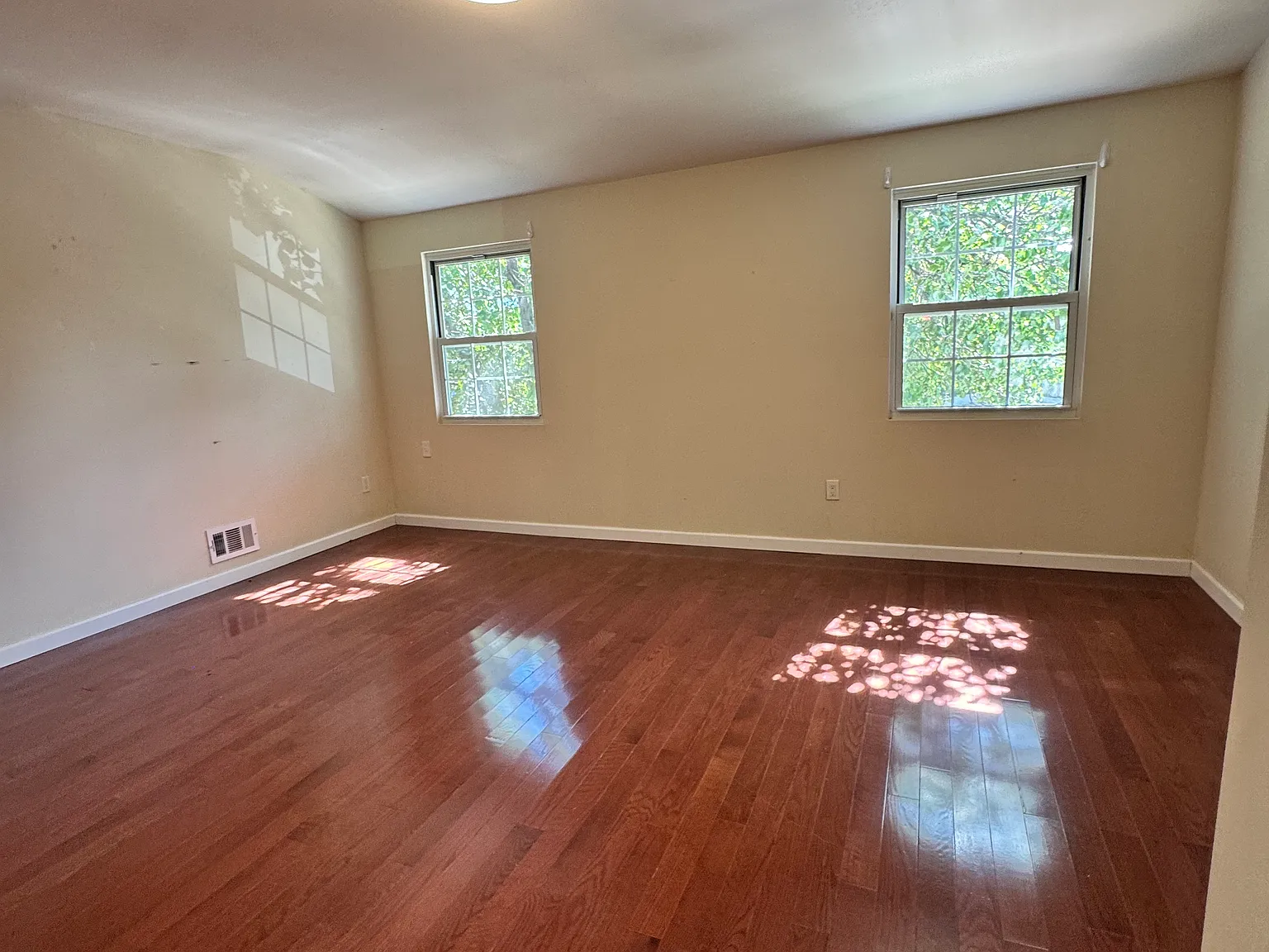 3 bed, $3,300 — Photo 4