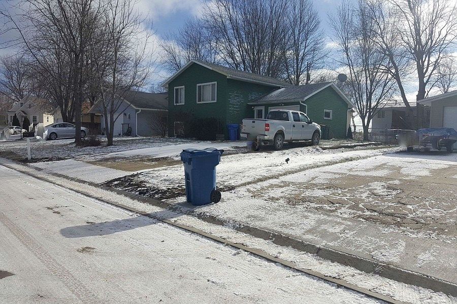 2nd image of 103 5th St SW