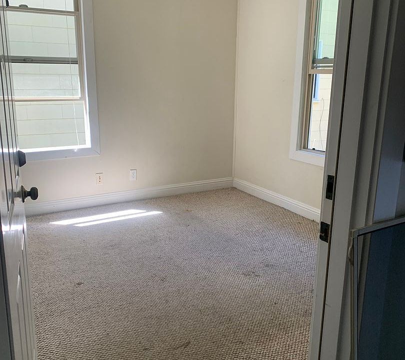 1st image of 127 11th Ave E #11328164
