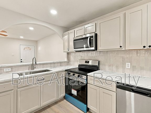 4th image of 116 Maple St APT B