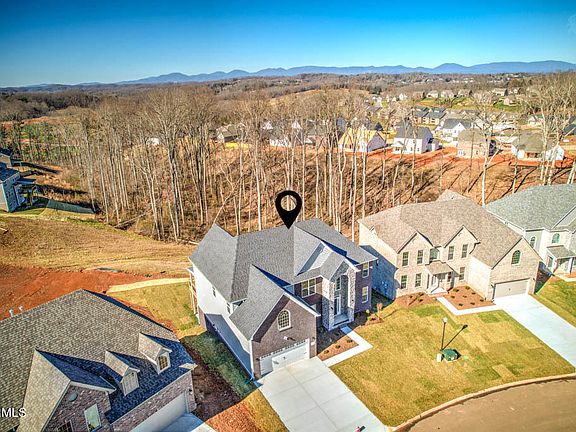 3rd image of 2615 Graham Ln