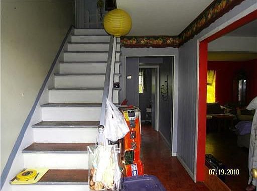 2nd image of 521 E Loyola Dr