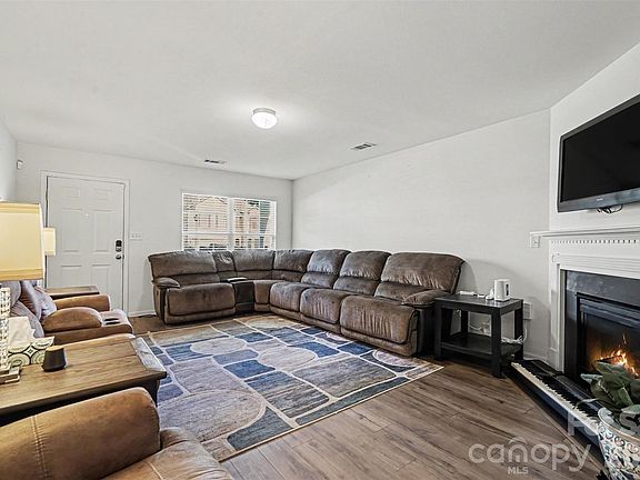 3rd image of 8920 Red Clay Ln