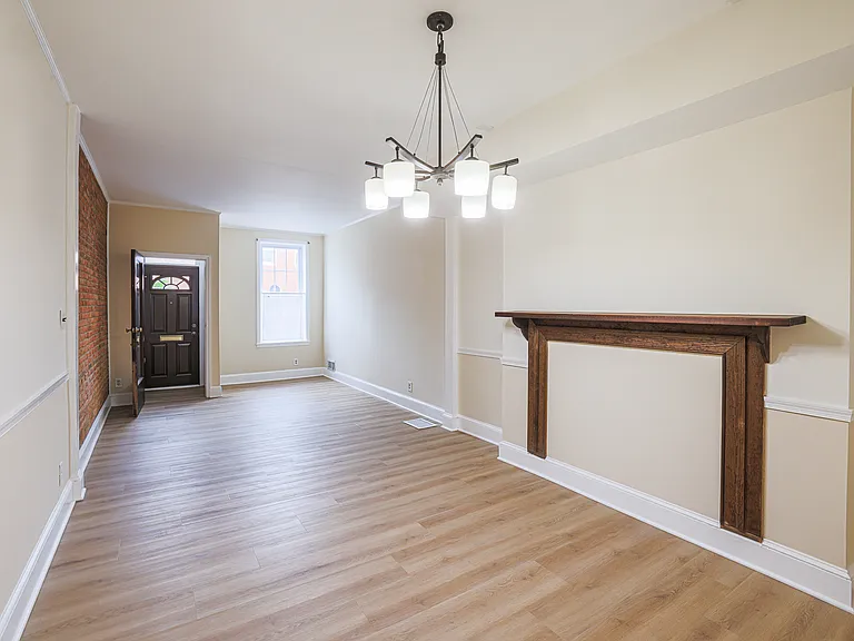 1020 W Barre St #A — Photo 5