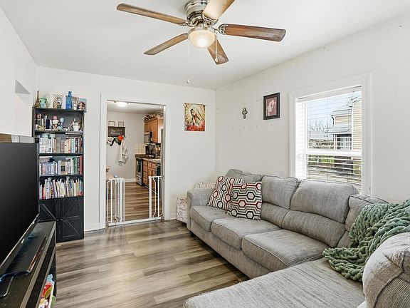 4th image of 2623 Hart Rd