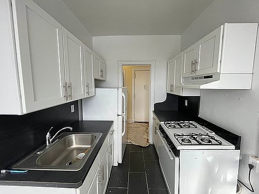 4th image of 43-45 44th St #4H