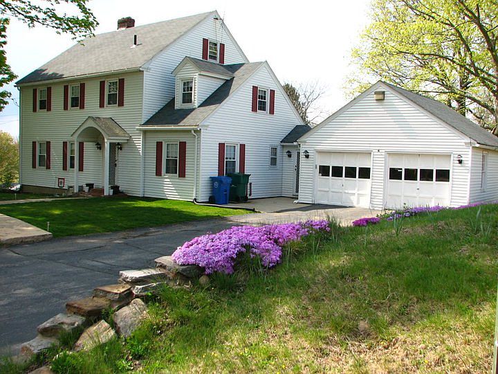 2nd image of 127 Halls Hill Rd