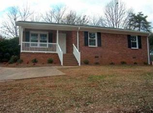 164 Lake Dr, Liberty, SC 29657