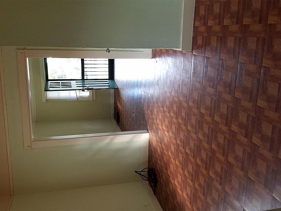 5th image of 2480 Verbena St