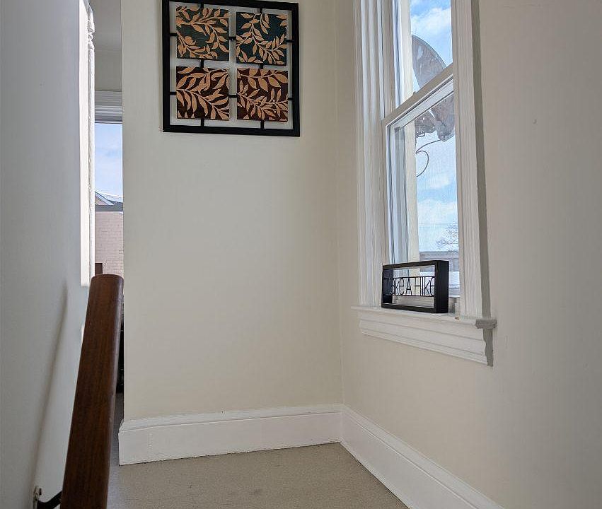 1st image of 914 Columbia Ave Floor 3