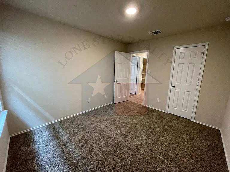9601 Murandy Dr — Photo 8
