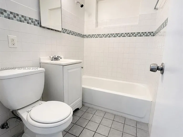 821 SW 2nd St — Photo 12