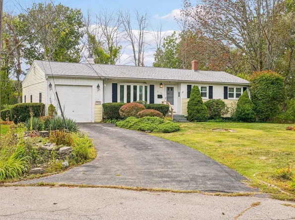 74 Coakley Road, Portsmouth, NH 03801