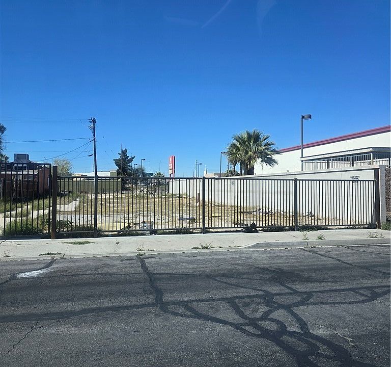 1st image of 1903 Roosevelt St