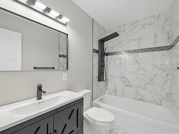 4th image of 2462 Waite St