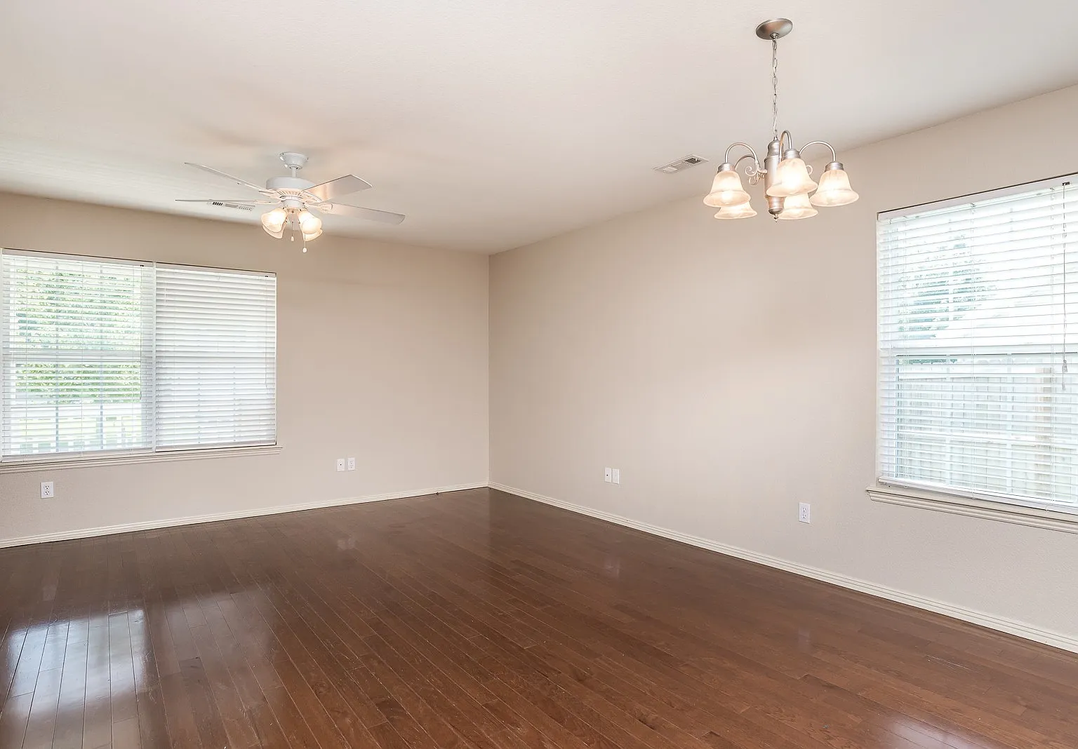 *Move In Special!! First Full Moths Rent Free!* — Photo 2
