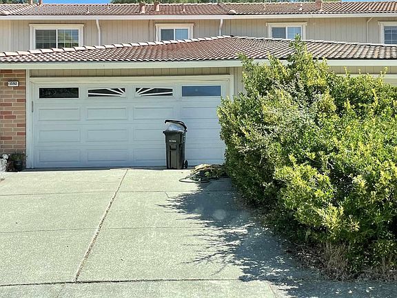 2nd image of 1592 Mission Dr