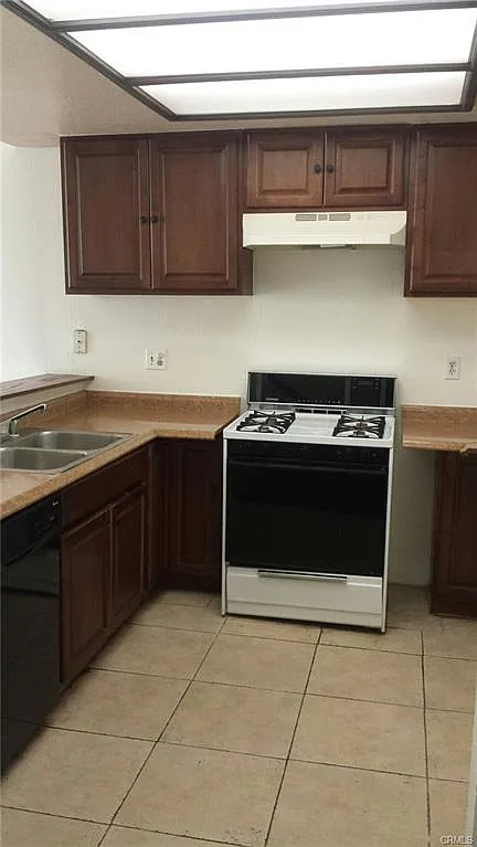 1 bed, 896 sqft, $1,495 — Photo 4