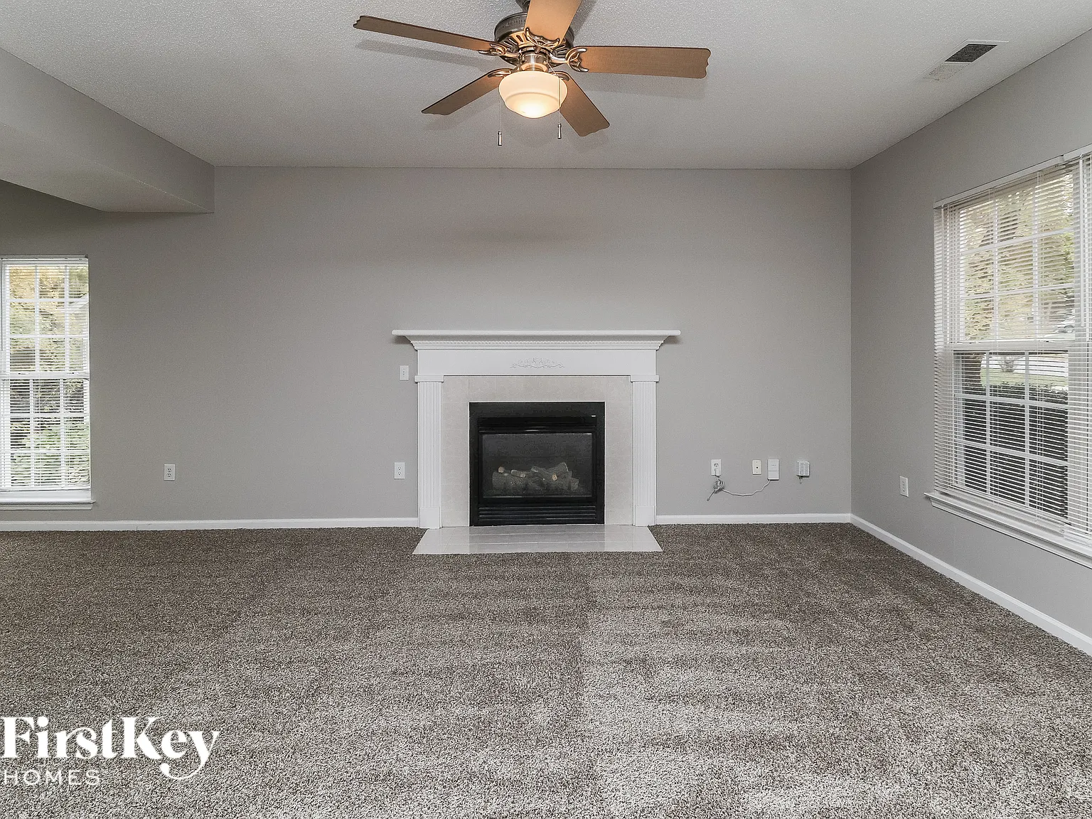 3 bed, 2.5 bath, 1588 sqft, $2,015 — Photo 2