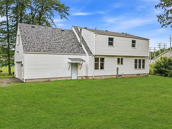 4th image of 836 School St