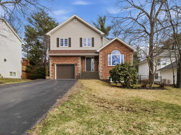 270 Ridgevale Dr, Halifax, NS B4A 3Z3