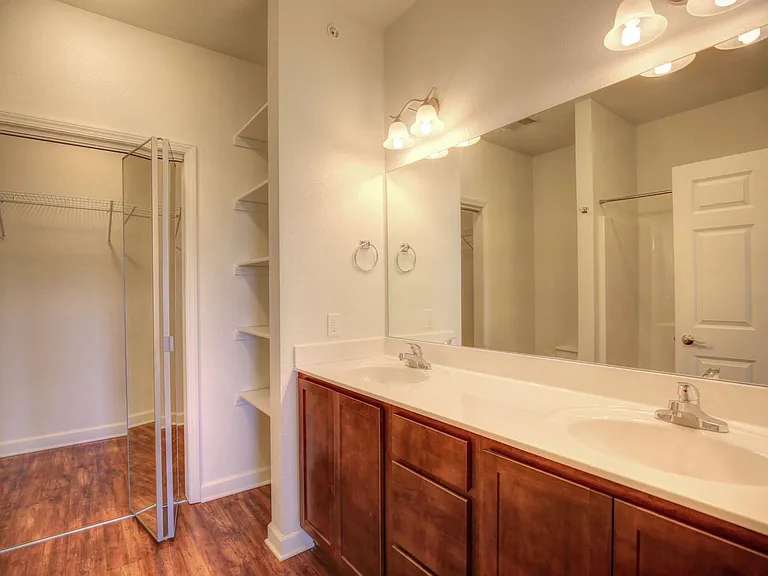 706 Inverness Rd — Photo 14