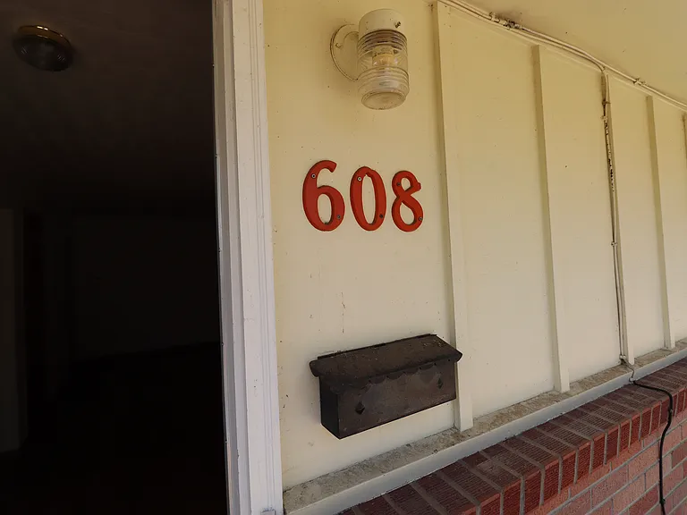608 Cowan St — Photo 25