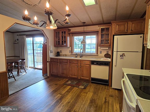 5th image of 318 John Alden Dr
