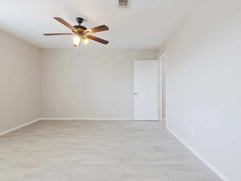 10254 Bridgeland Ln — Photo 14